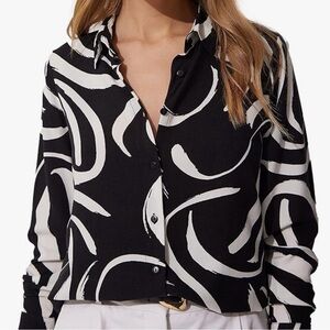 Big Dart Women’s Blouse, Medium